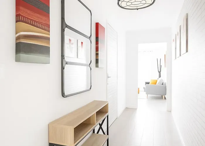 Apartment Grand 3 Pieces Clim Centre Moderne Lumineux *